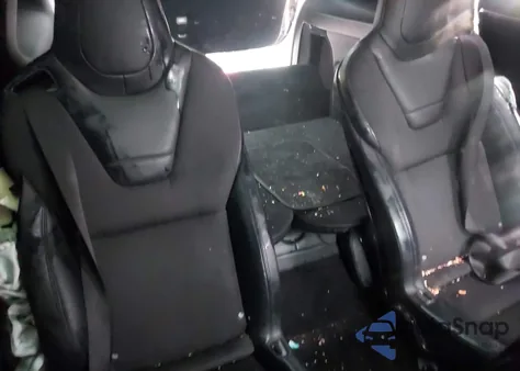 2016 Tesla Model X 60D/70D/75D/90D/P100D из США, поврежденный, VIN 5YJXCBE28GF017426